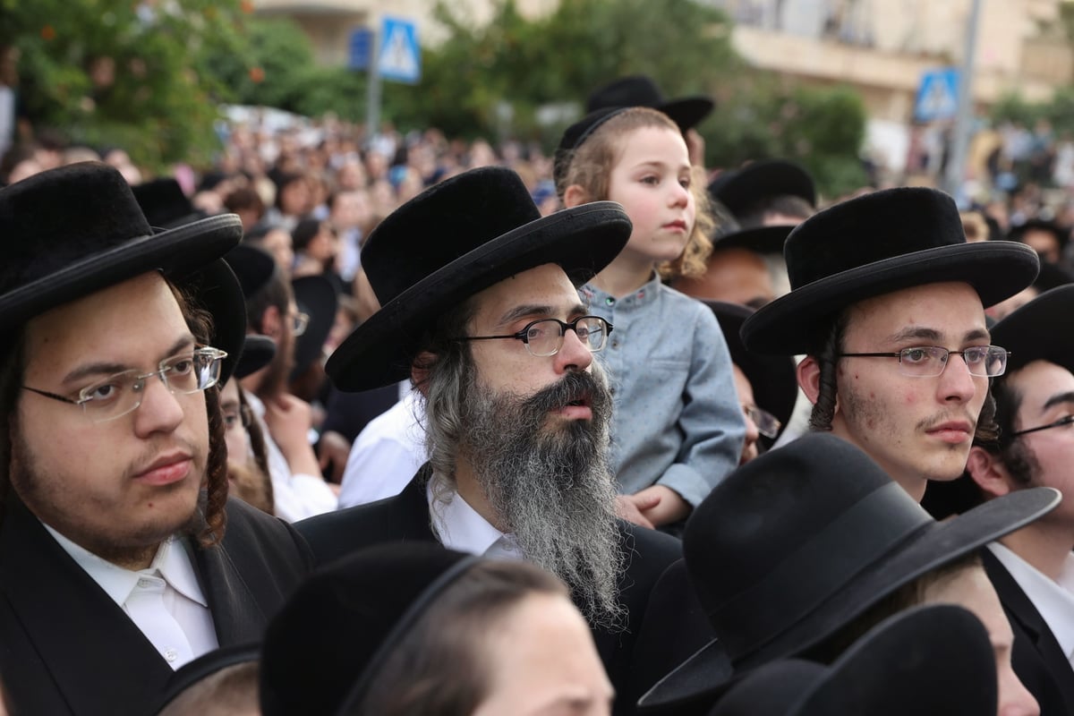 נשיא המועצת  פדה את החמור ברחובה של עיר