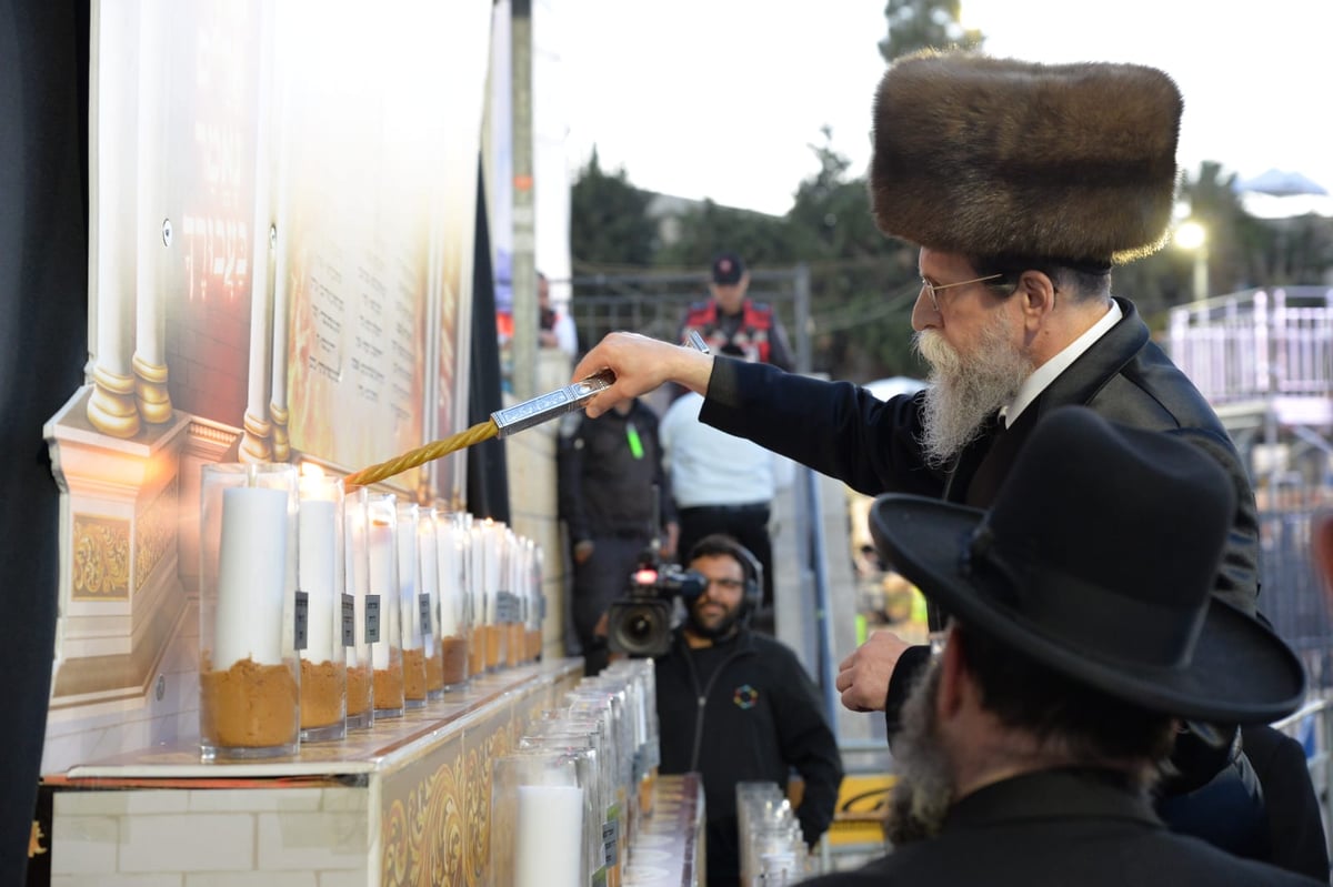 45 נרות זיכרון: הפתיחה המרגשת של ההדלקה במירון