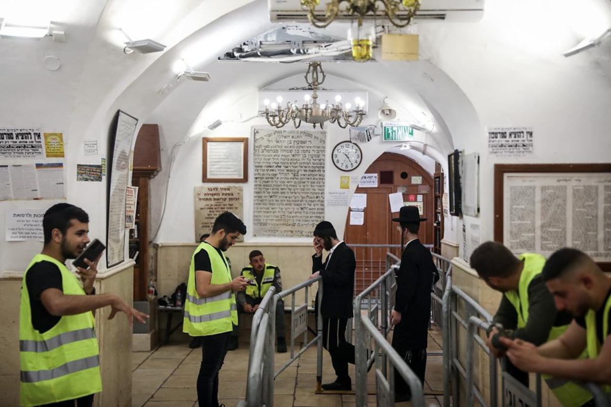 מירון, ציון הרשב"י והמחסומים • צפו בתיעוד