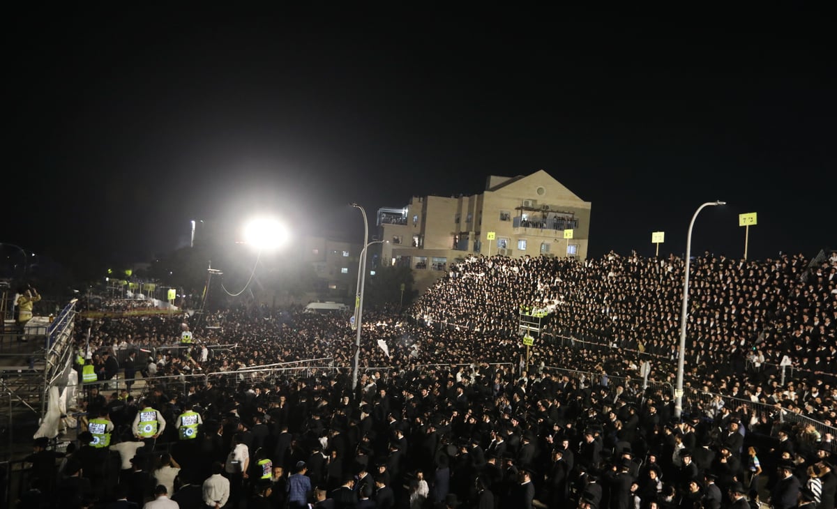 מירון - בבית שמש: המשפיע רבי מיילך בידרמן הקפיץ אלפים | תיעוד מרהיב