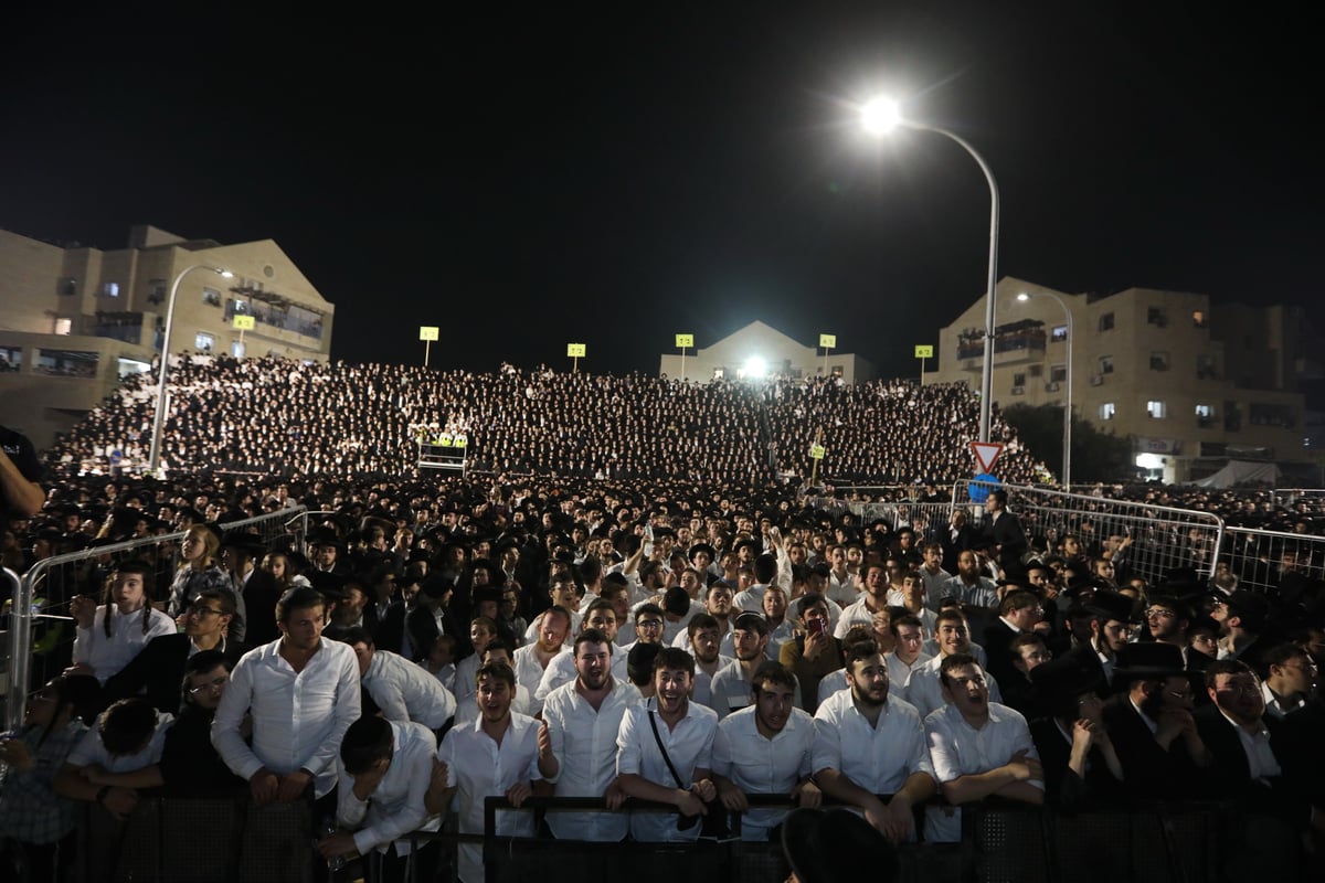 מירון - בבית שמש: המשפיע רבי מיילך בידרמן הקפיץ אלפים | תיעוד מרהיב