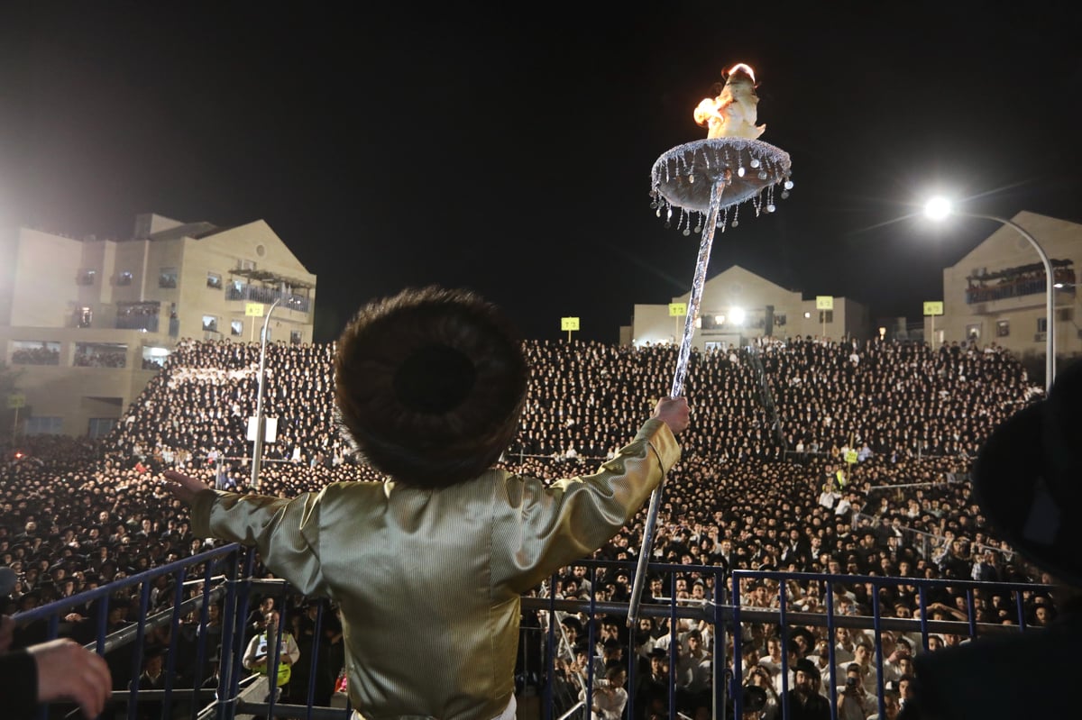 מירון - בבית שמש: המשפיע רבי מיילך בידרמן הקפיץ אלפים | תיעוד מרהיב