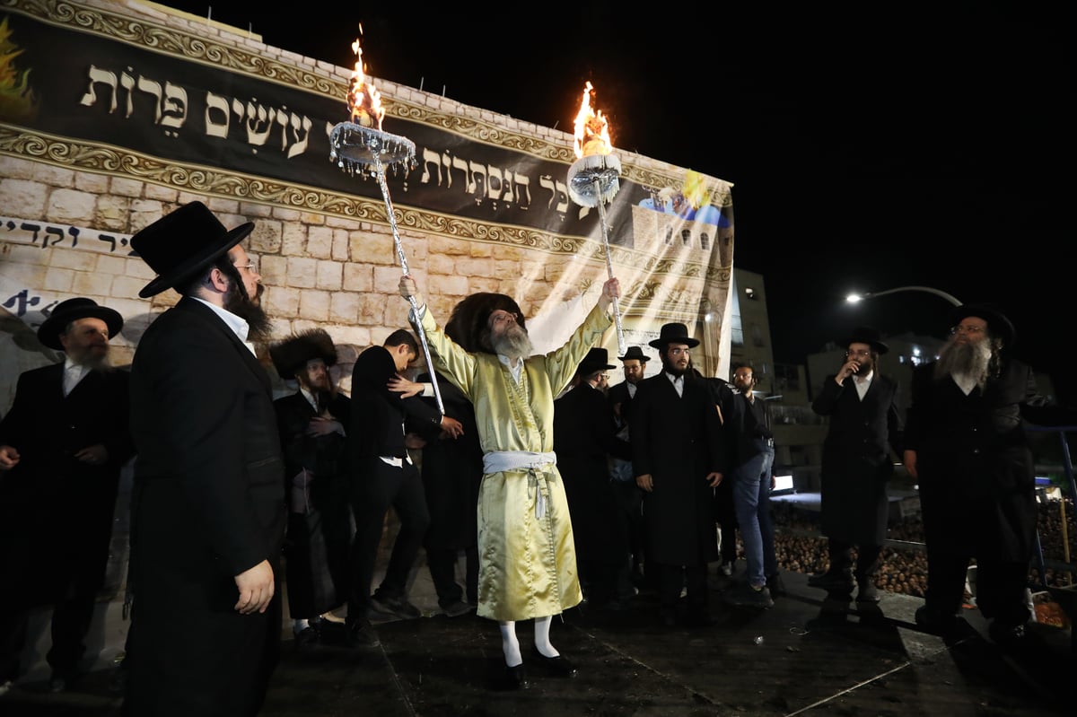 מירון - בבית שמש: המשפיע רבי מיילך בידרמן הקפיץ אלפים | תיעוד מרהיב