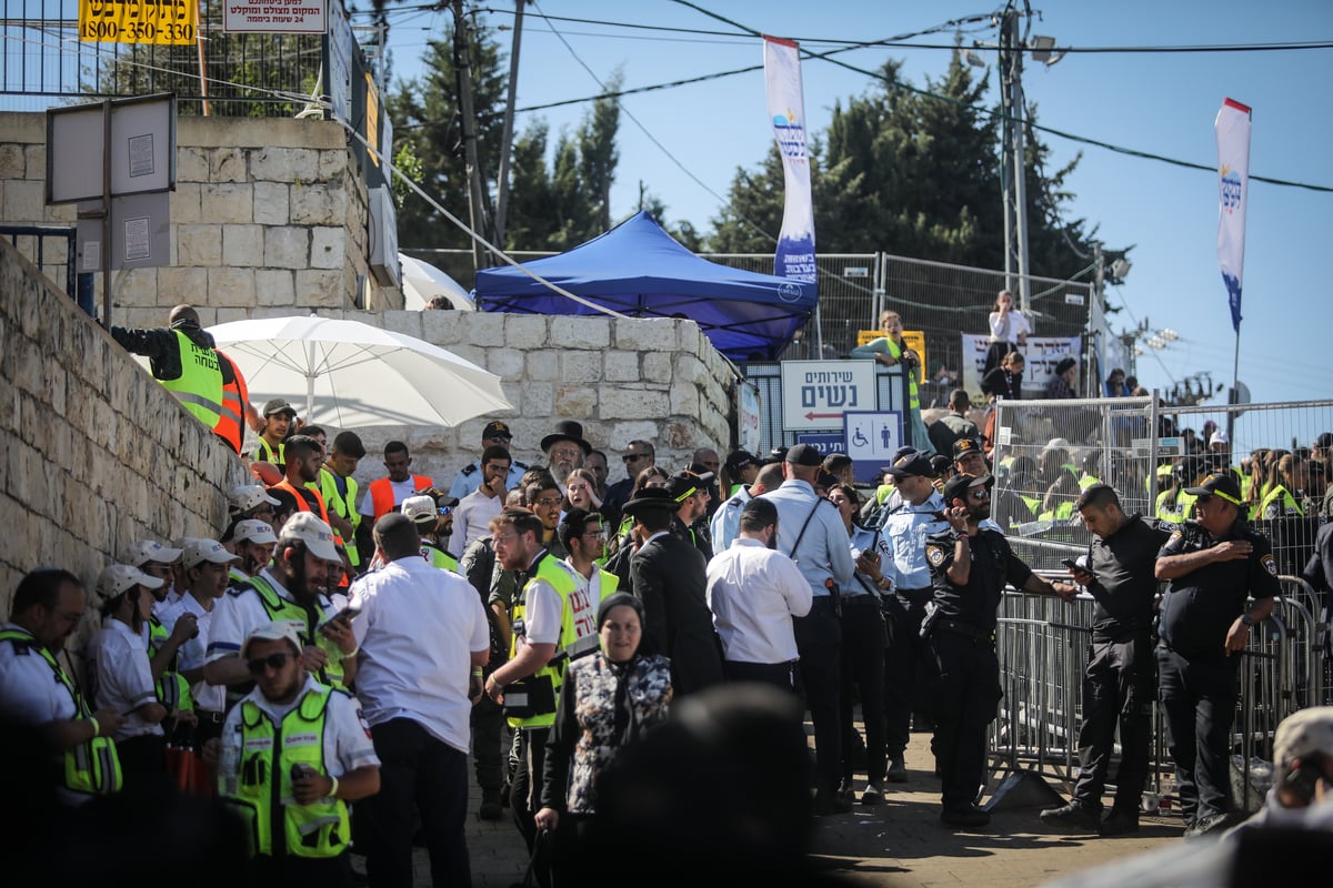 העולים, הציון, המשטרה והעימותים הקשים