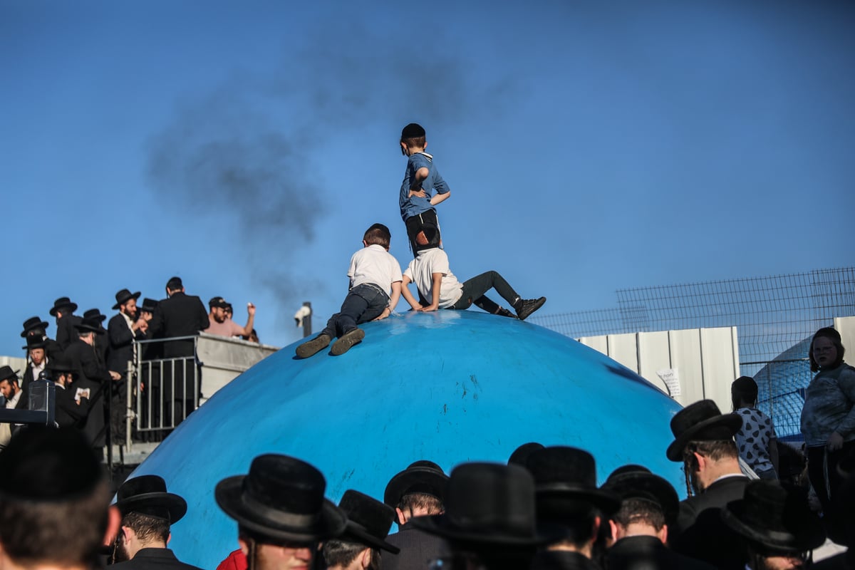 העולים, הציון, המשטרה והעימותים הקשים