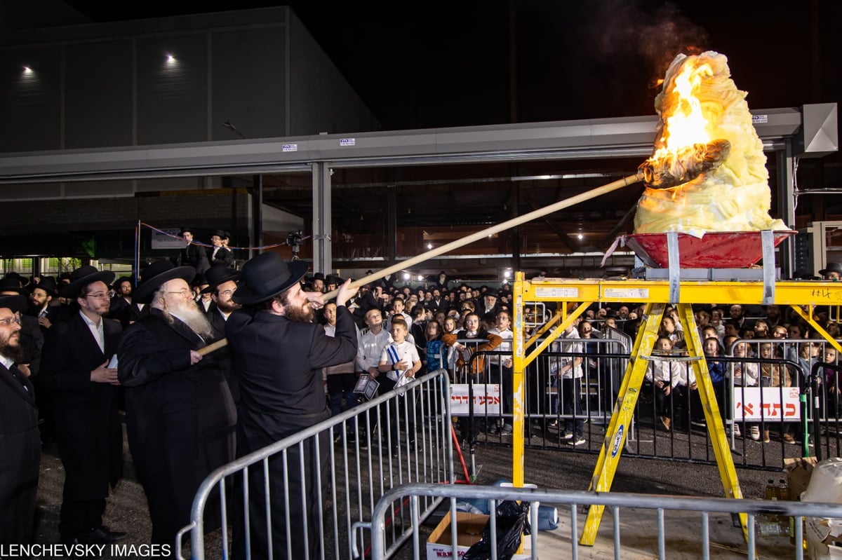 בראשות בן הרבי: ל"ג בעומר בקהילת גור בארה"ב