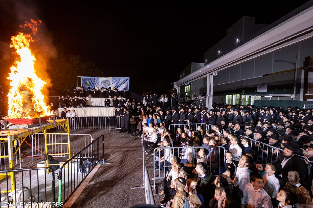 בראשות בן הרבי: ל"ג בעומר בקהילת גור בארה"ב