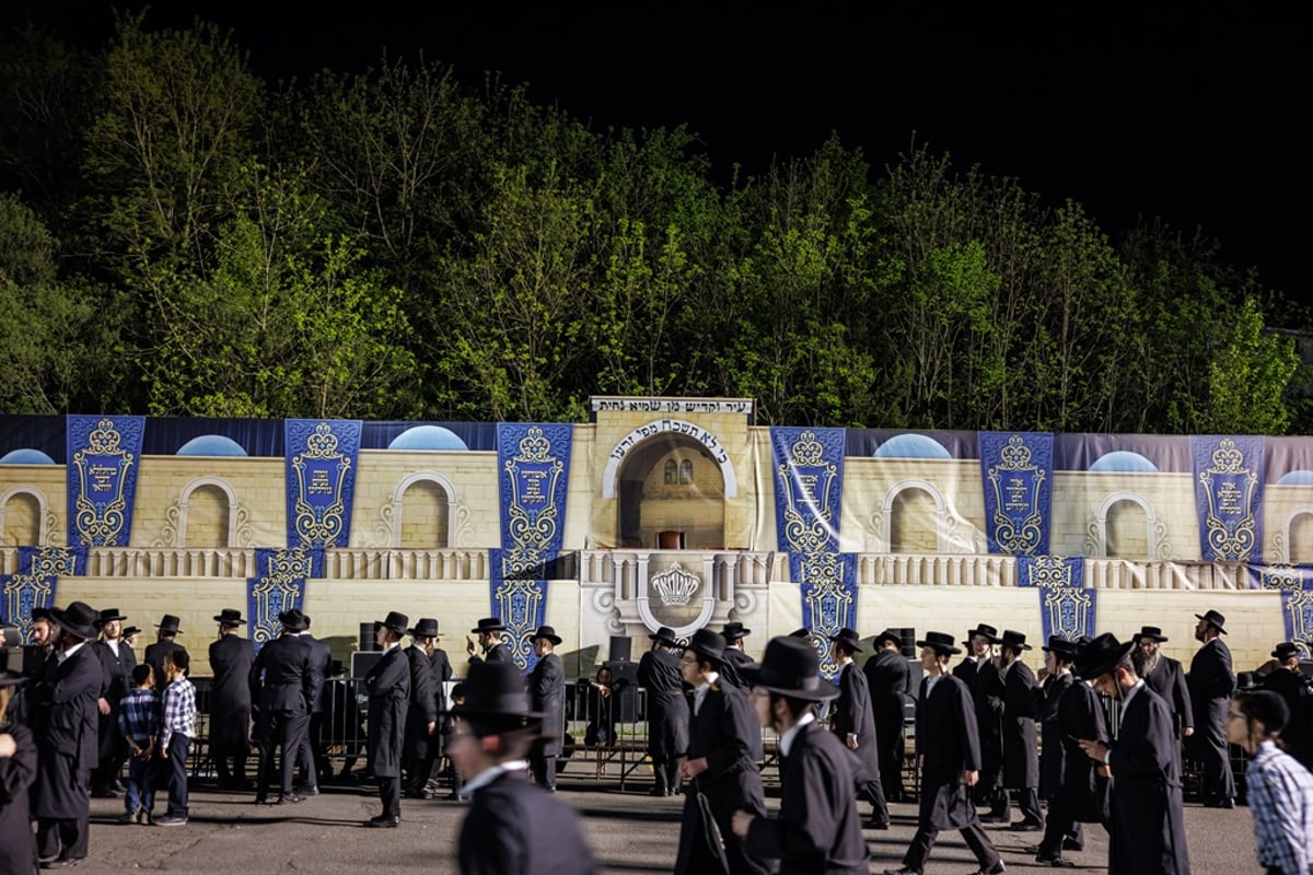 תיעוד ענק: מעמד ההדלקה בחסידות סאטמר