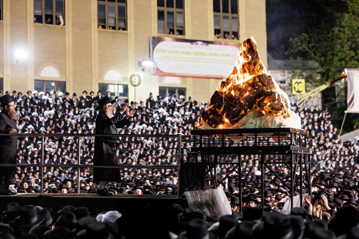 תיעוד ענק: מעמד ההדלקה בחסידות סאטמר