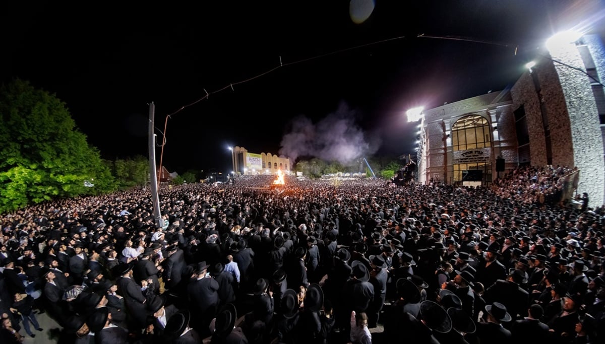 תיעוד ענק: מעמד ההדלקה בחסידות סאטמר