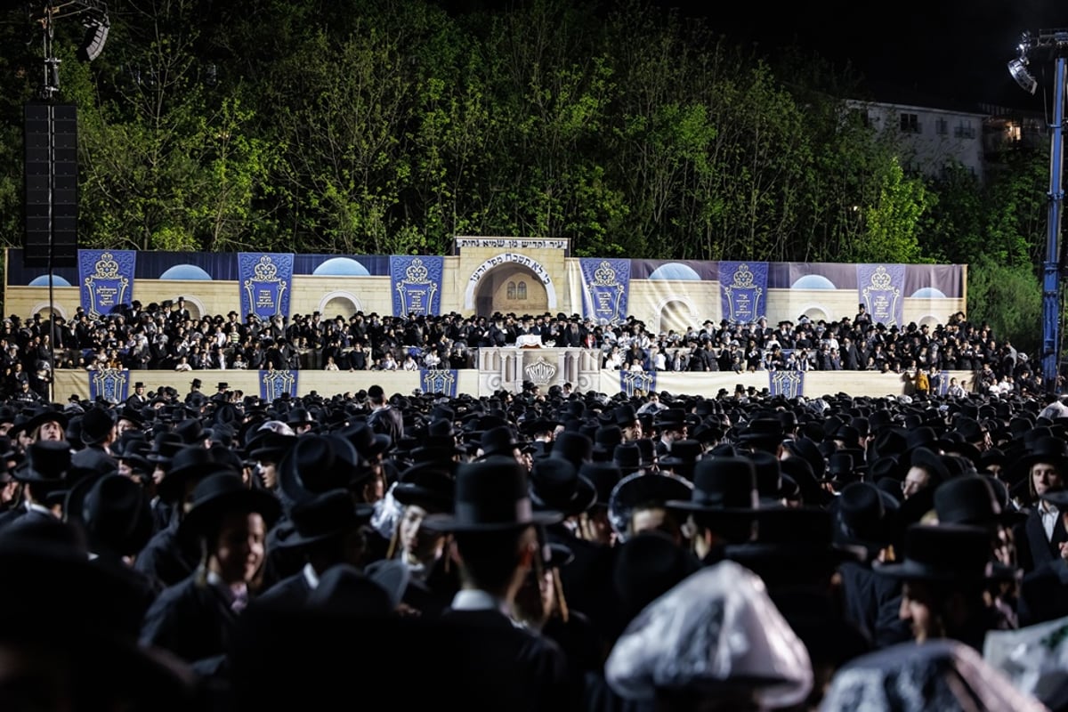 תיעוד ענק: מעמד ההדלקה בחסידות סאטמר