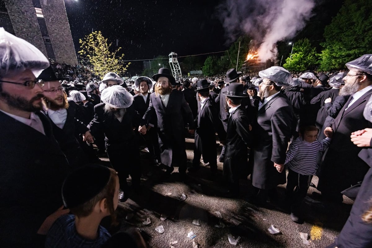 תיעוד ענק: מעמד ההדלקה בחסידות סאטמר