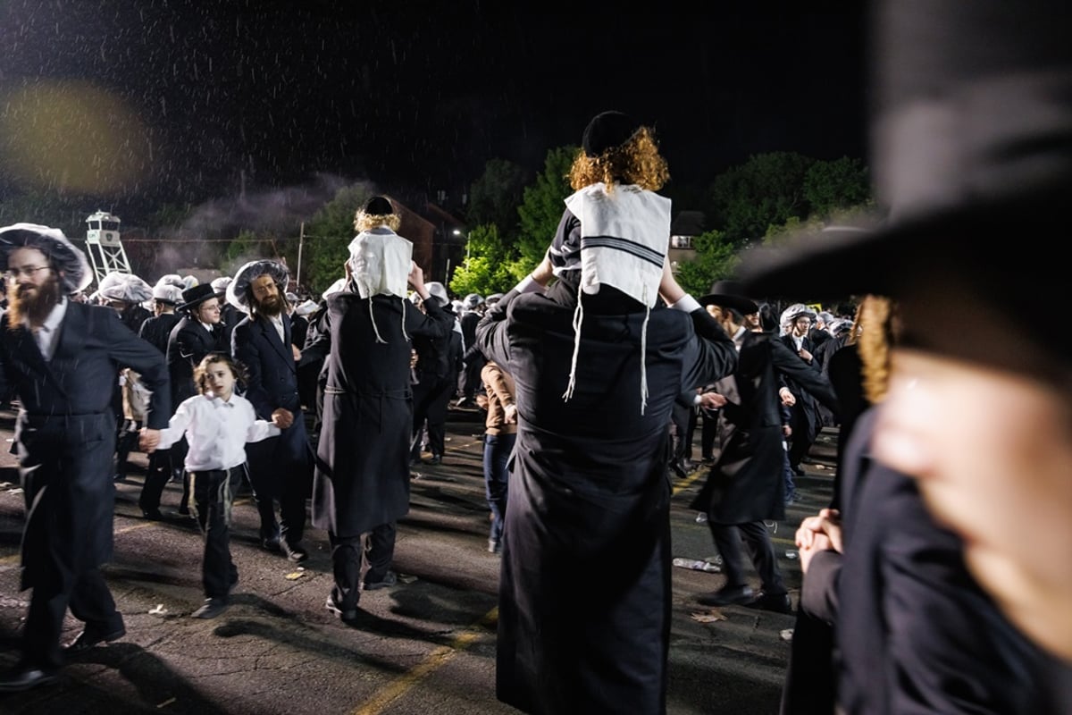 תיעוד ענק: מעמד ההדלקה בחסידות סאטמר