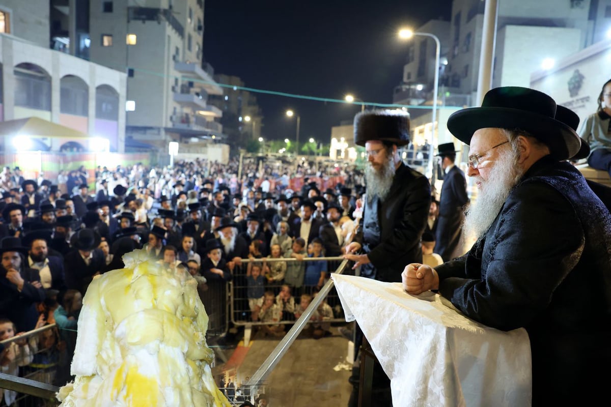 בקאמרנא בבית שמש חגגו הכנסת ספרי נביאים בשילוב הדלקה