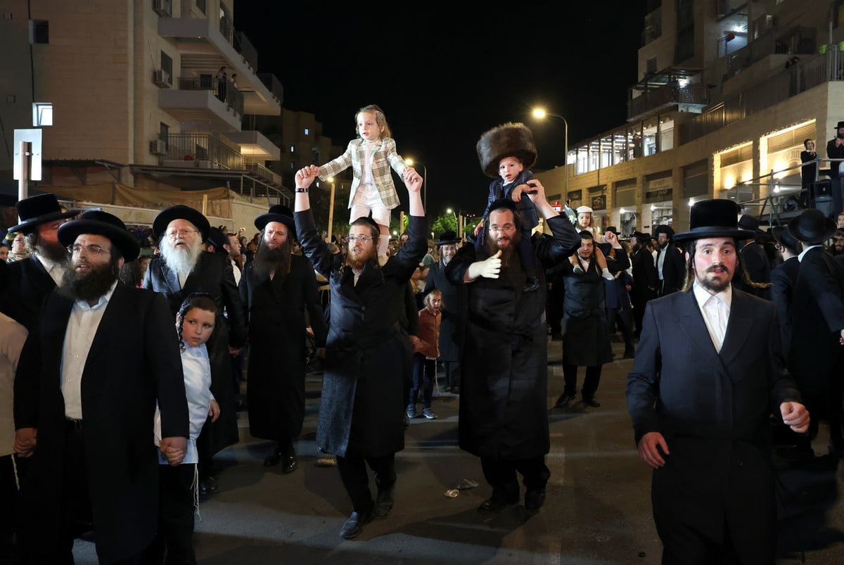 בקאמרנא בבית שמש חגגו הכנסת ספרי נביאים בשילוב הדלקה