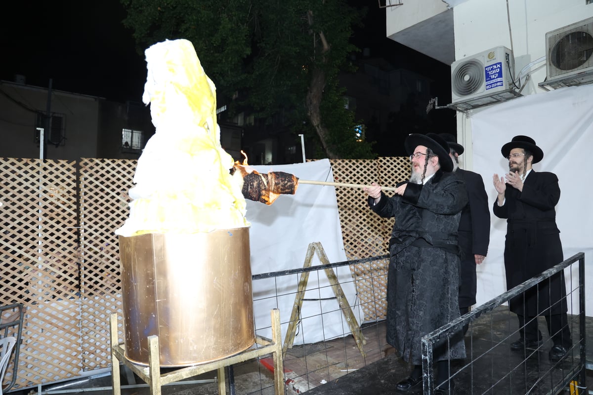 תיעוד: ל"ג בעומר בחסידות ביאלה בני ברק