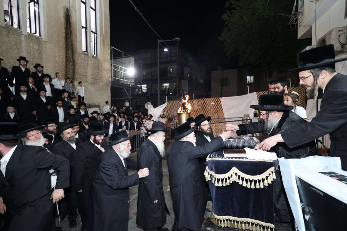 תיעוד: ל"ג בעומר בחסידות ביאלה בני ברק