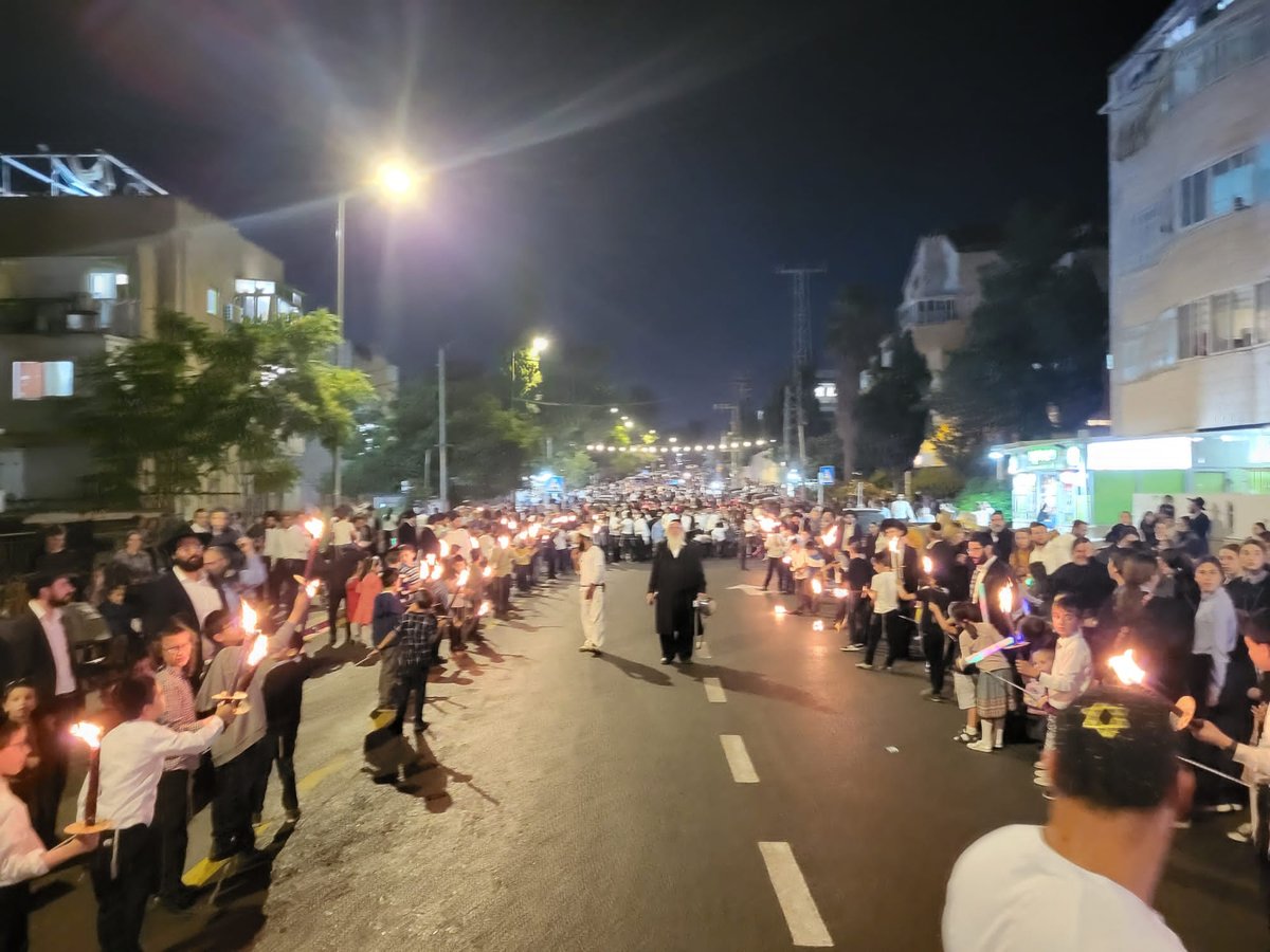 במעמד בנו: ס"ת הוכנס בבית וגן לע"נ מרן