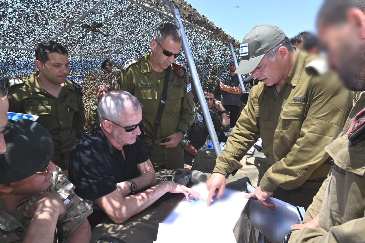 במסגרת התרגיל: השר בני גנץ ביקר בקפריסין