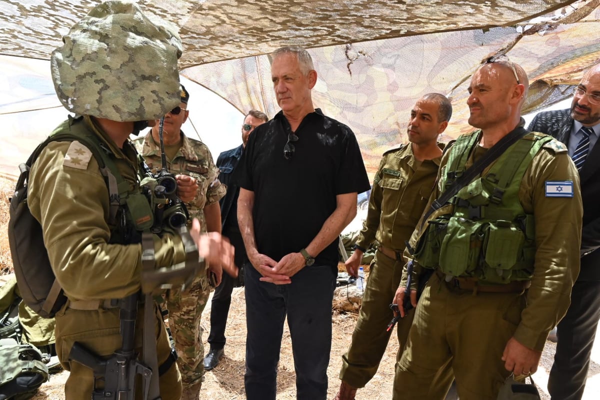 במסגרת התרגיל: השר בני גנץ ביקר בקפריסין