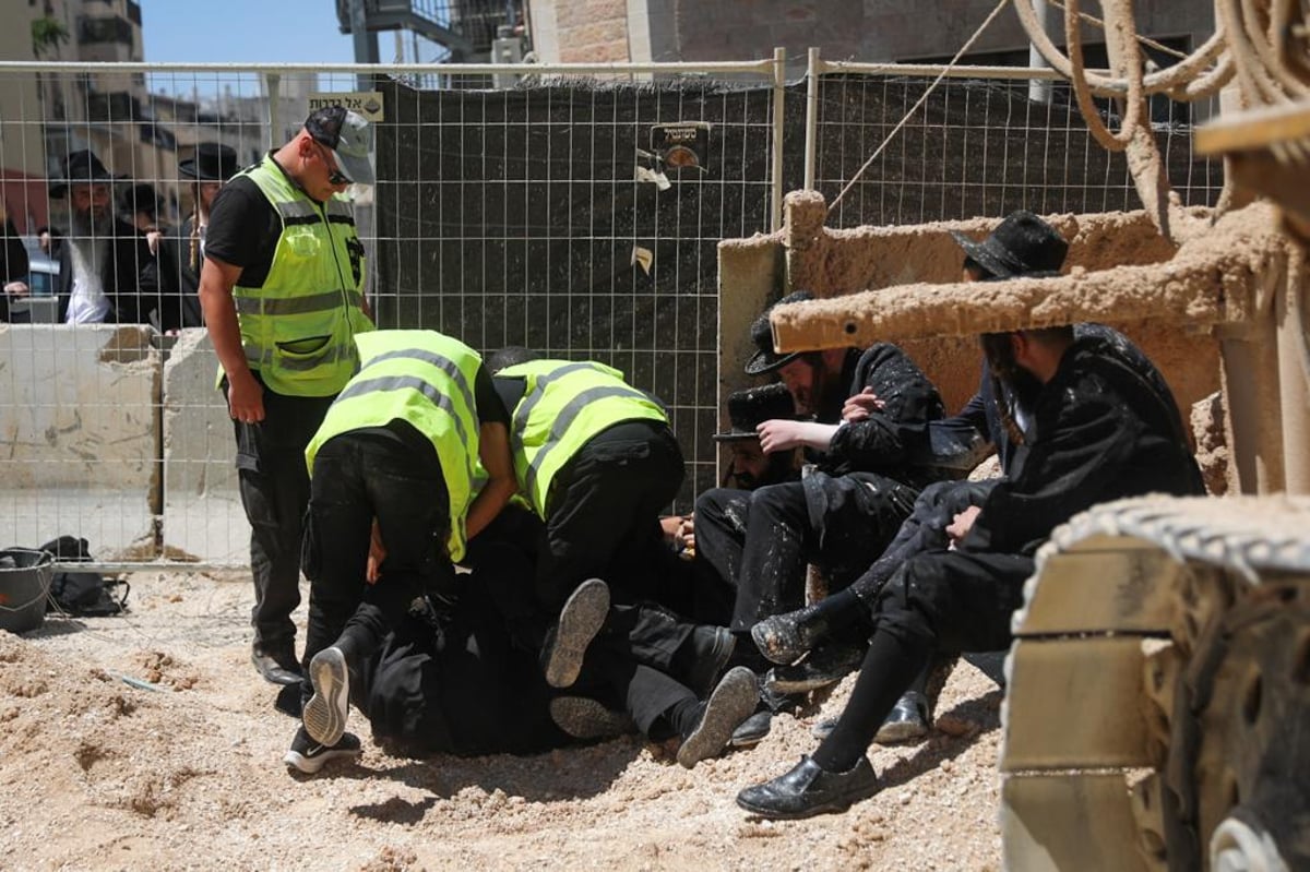 'העדה' שבו להפגין; העבודות נעצרו | תיעוד