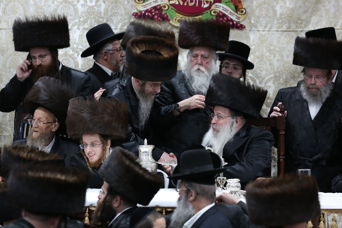 תיעוד: בנדבורנה חגגו את נישואי נכדת האדמו"ר