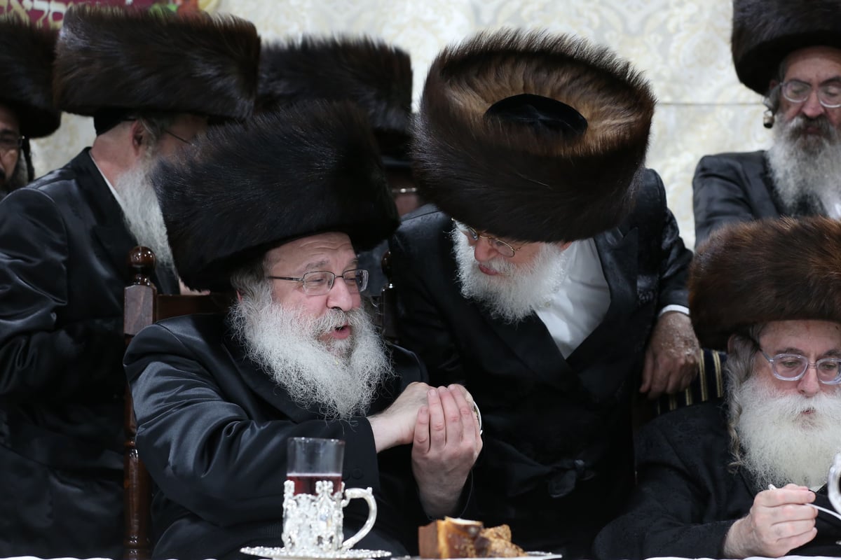 תיעוד: בנדבורנה חגגו את נישואי נכדת האדמו"ר