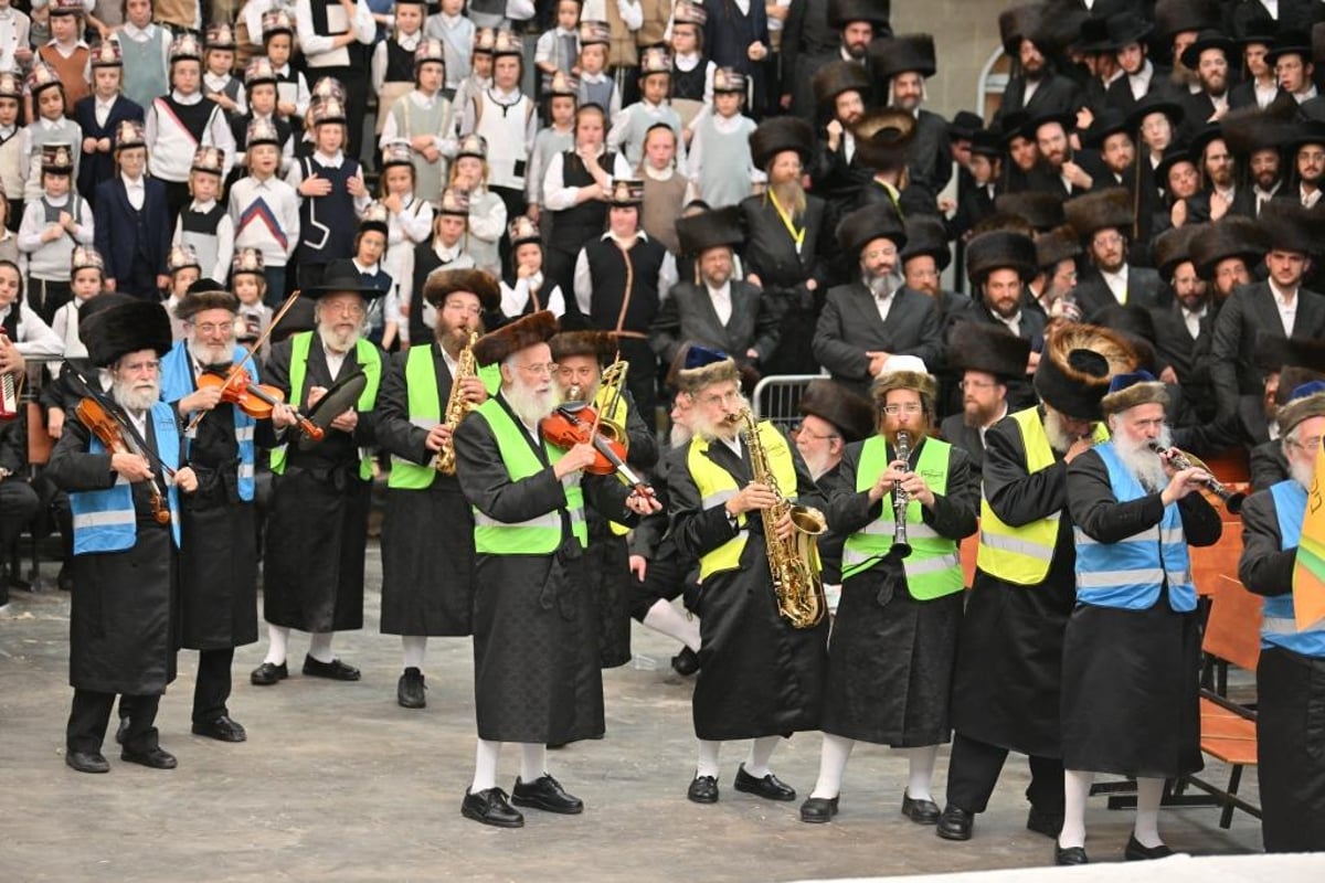 בויז'ניץ חגגו שבע ברכות עם הגר"ש עמאר