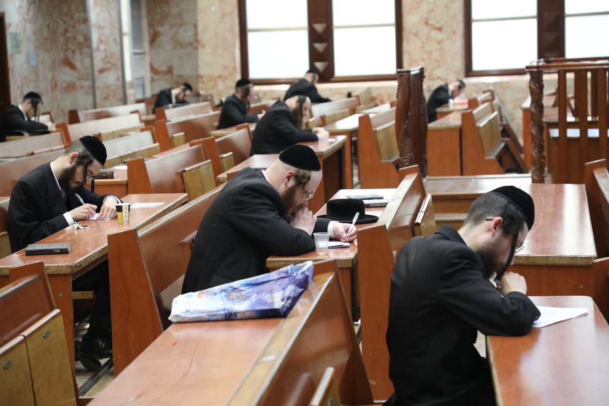 אברכי כולל תרביצ"א ציינו את סיום המבחנים