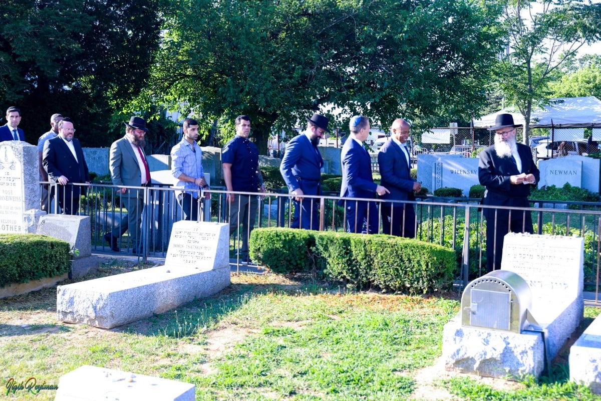 ראש העיר ניו יורק והשגריר באו"ם הגיעו להתפלל בציון • צפו