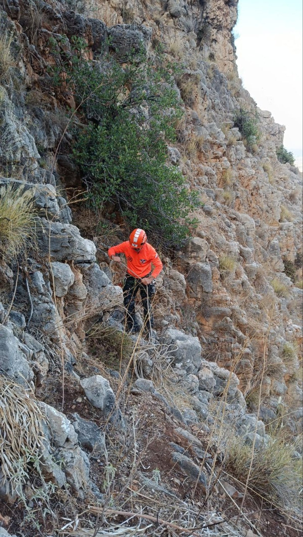 אב ובן נקלעו לדרך ללא מוצא; כך הם חולצו