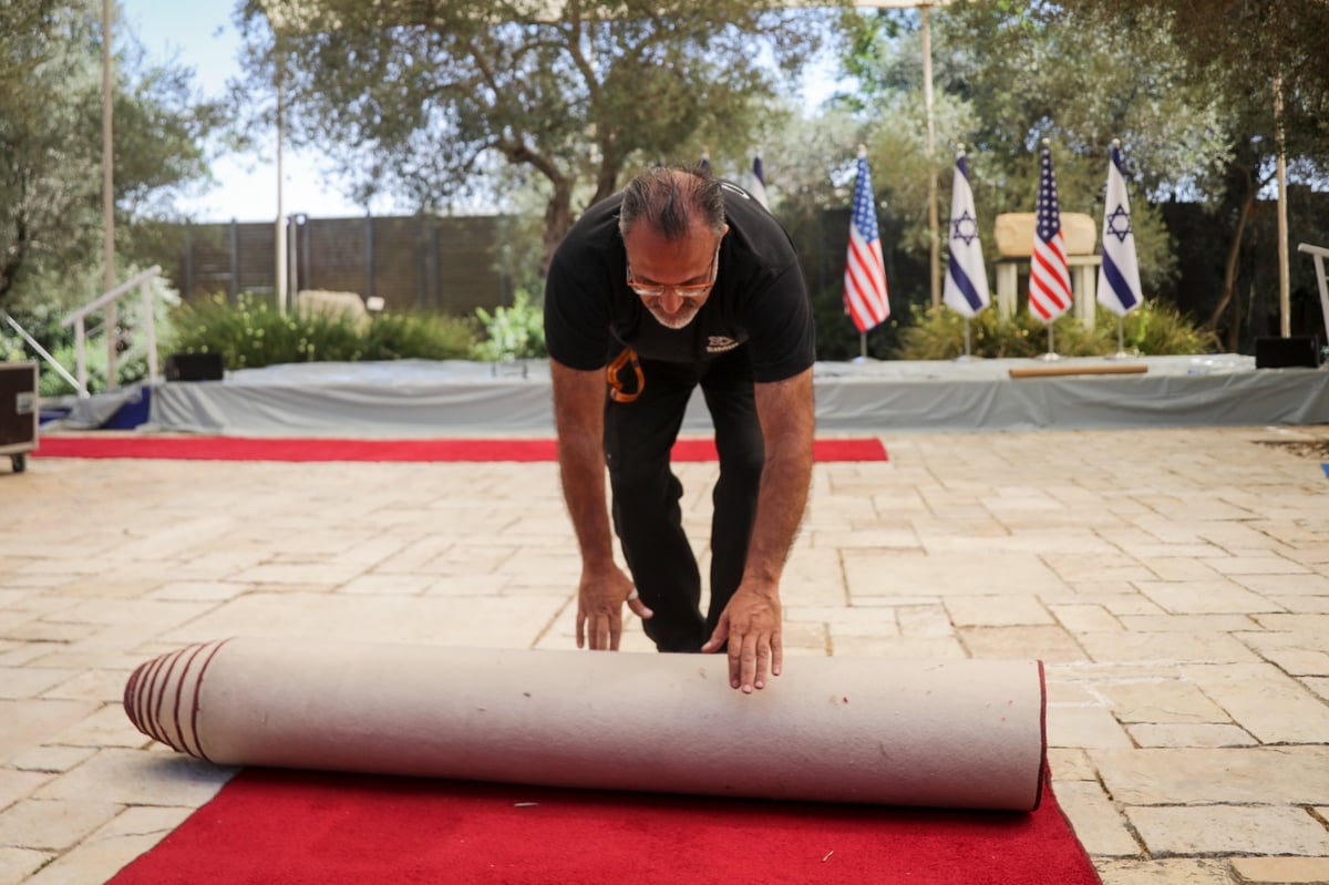 תיעוד: בית הנשיא נערך לביקור הנשיא ביידן