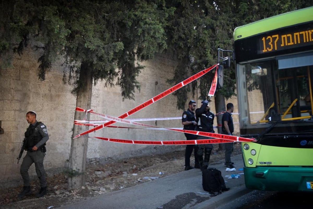 פיגוע בבירה: מחבל דקר נוסע עם מברג - ונורה בידי צלם