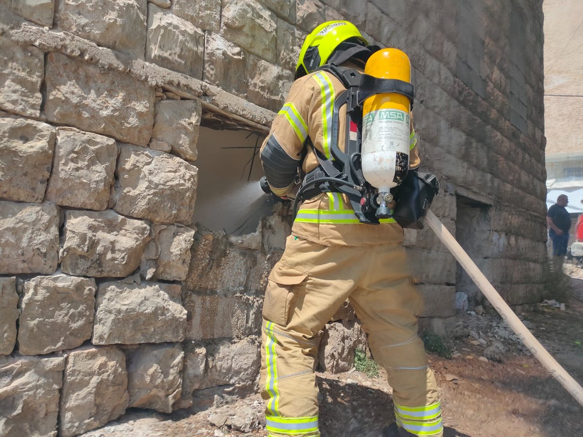 כך הלוחמים כיבו שריפה במבנה נטוש • צפו