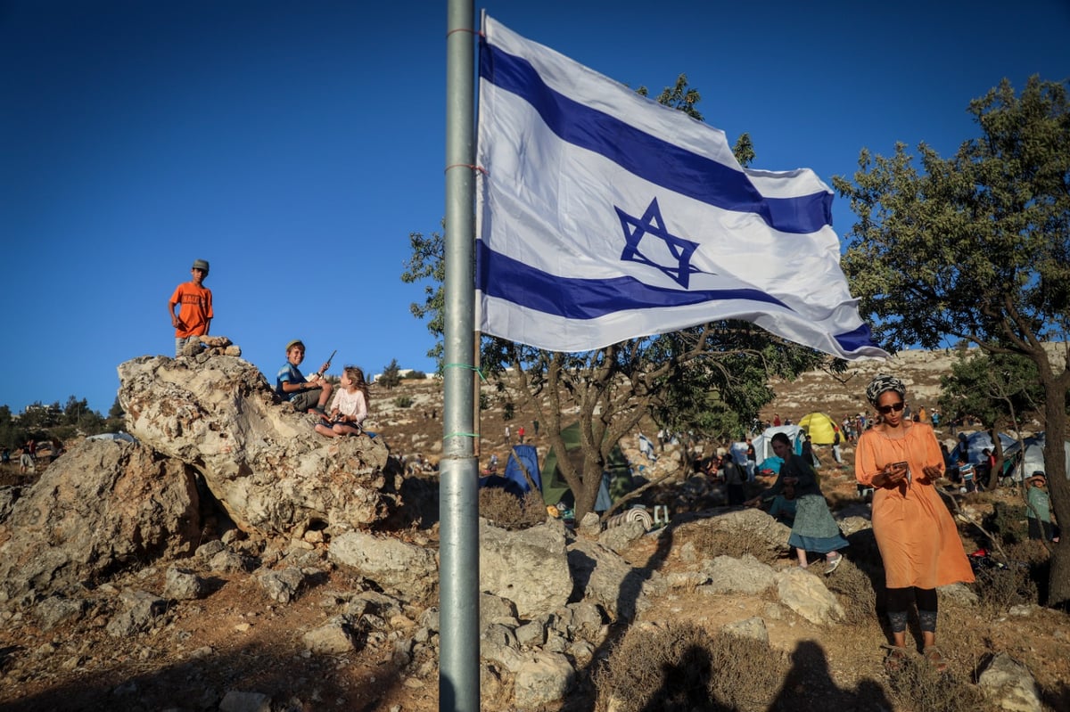 כוחות צה"ל מנעו הקמת מאחזים חדשים ליד חברון • תיעוד