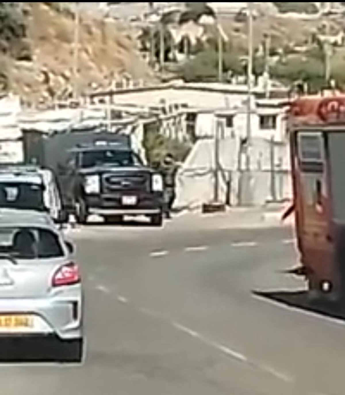 תיעוד: הפשיטה  על הישיבה במודיעין עילית