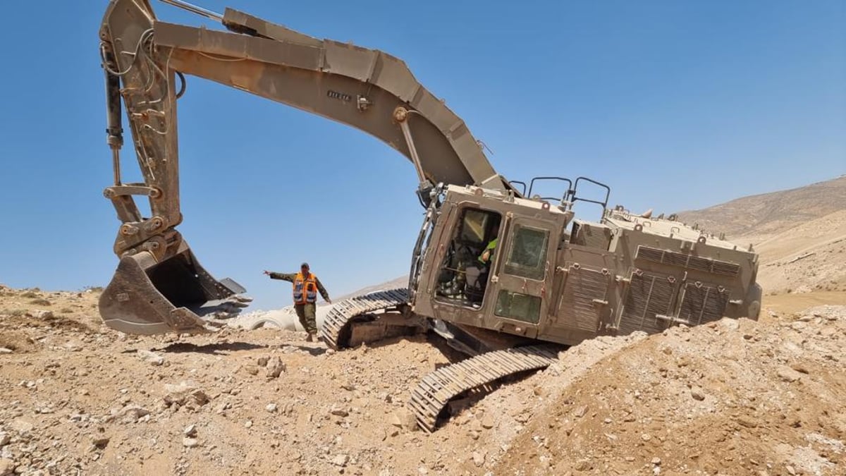 קמת המכשול ההנדסי בקו התפר במרחב מדבר יהודה