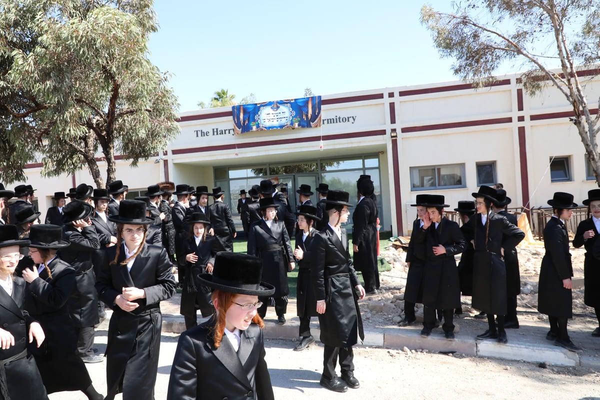 בחורי מכנובקא בעלזא בשבת התאחדות; תיעוד