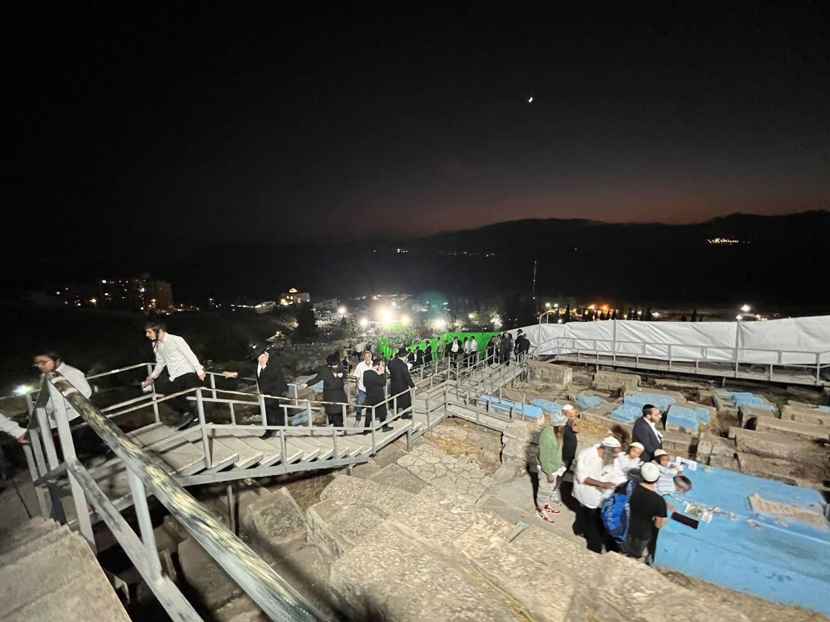 מסע קברי צדיקים בגליל: האברכים התפללו • צפו