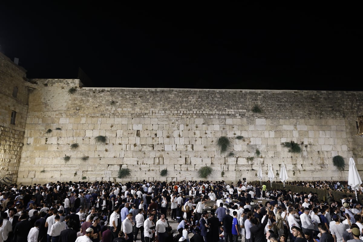 תשעה באב בכותל המערבי • צפו בתמונות