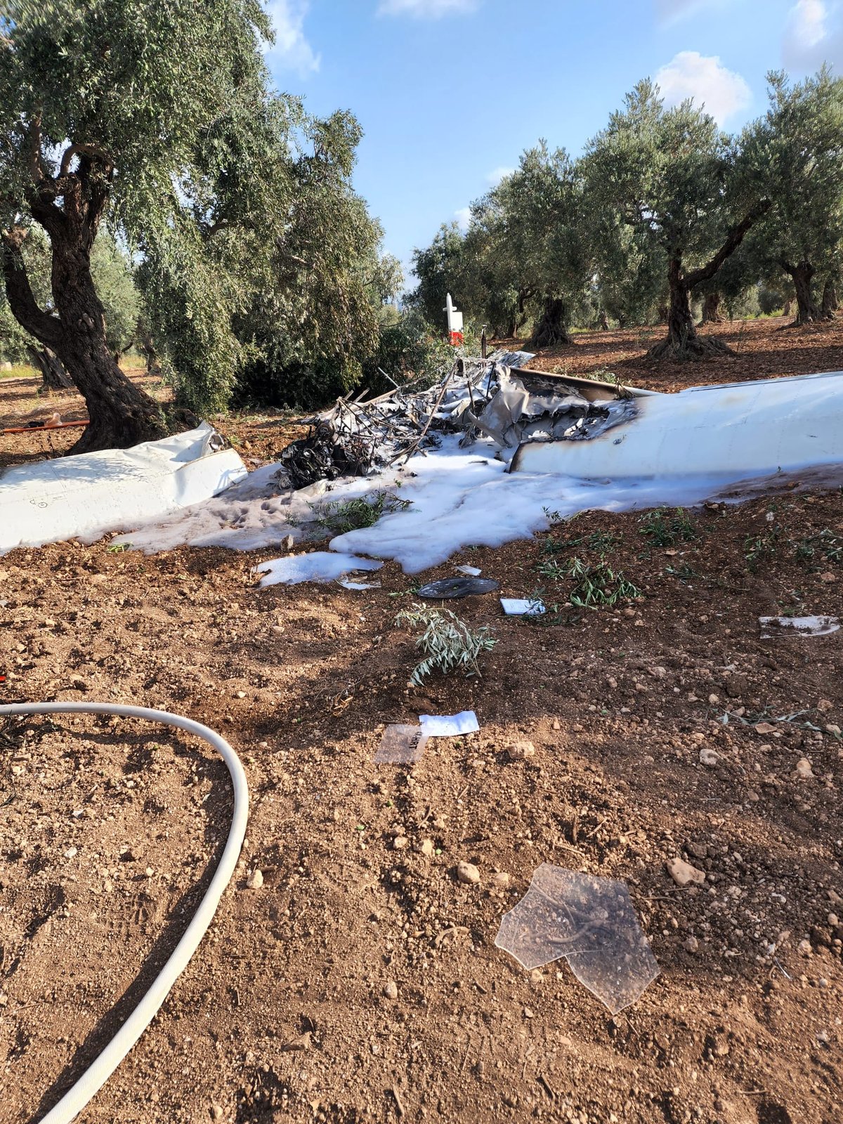 בן 70 נהרג בהתרסקות מטוס קל במטע זיתים