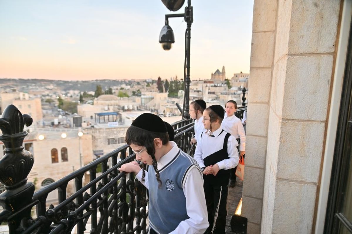 ילדי ת"ת זיו התורה סיימו מסכת ברחבת הכותל