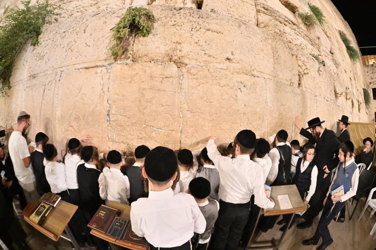 ילדי ת"ת זיו התורה סיימו מסכת ברחבת הכותל