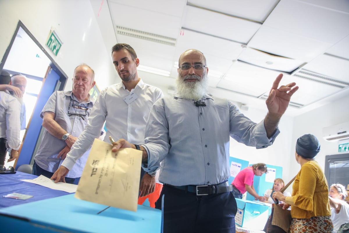 הפריימריז ב'ליכוד': נתניהו הגיע להצביע • צפו