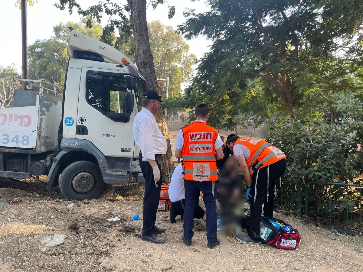 משאית הידרדרה בספארי ברמת גן; שלושה נפצעו