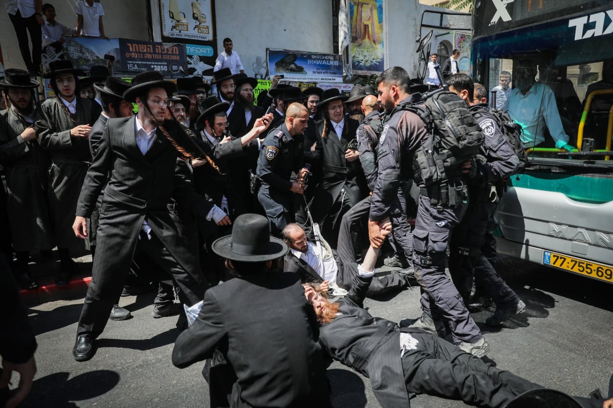 חיים גולדברג מסכם ב-31 תמונות את היממה הסוערת