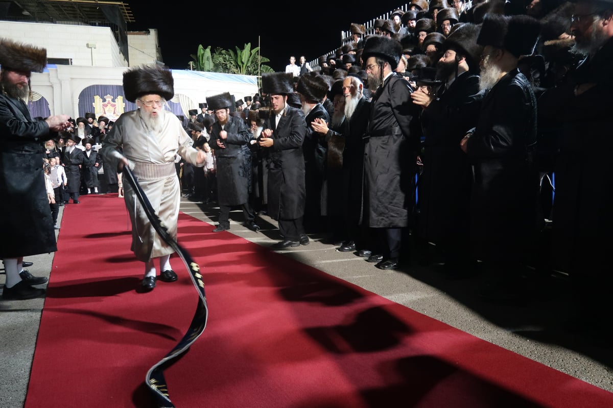 חתונת נכד האדמו"ר הוגבלה לשעתיים וחצי בלבד