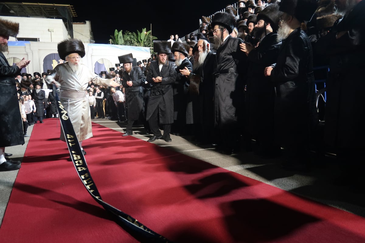 חתונת נכד האדמו"ר הוגבלה לשעתיים וחצי בלבד