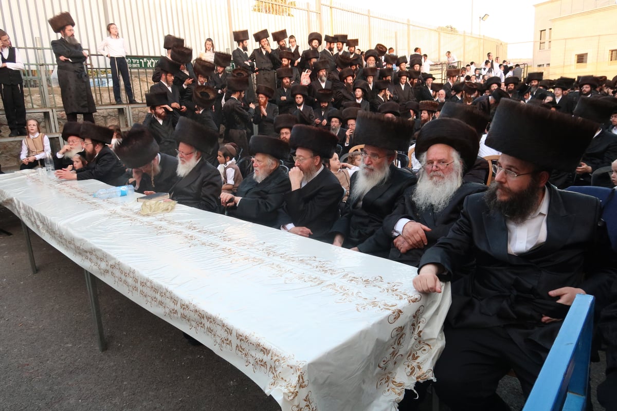 חתונת נכד האדמו"ר הוגבלה לשעתיים וחצי בלבד