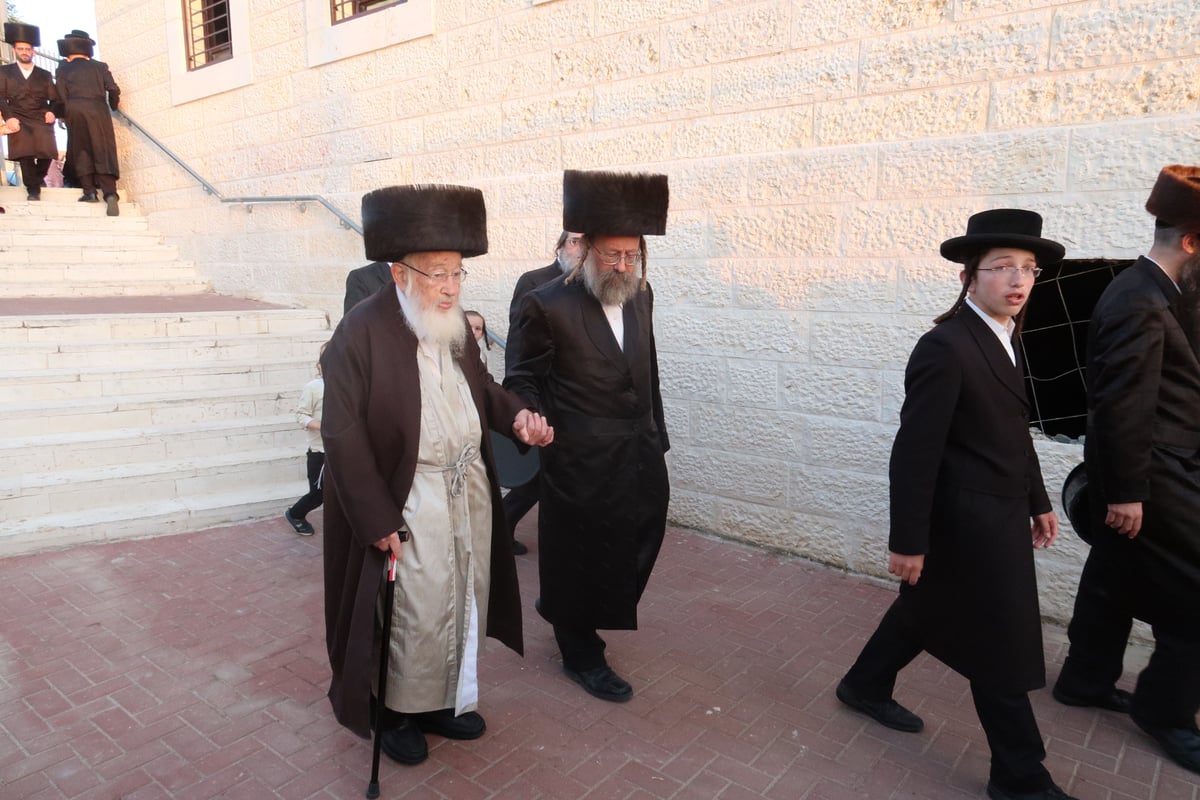 חתונת נכד האדמו"ר הוגבלה לשעתיים וחצי בלבד